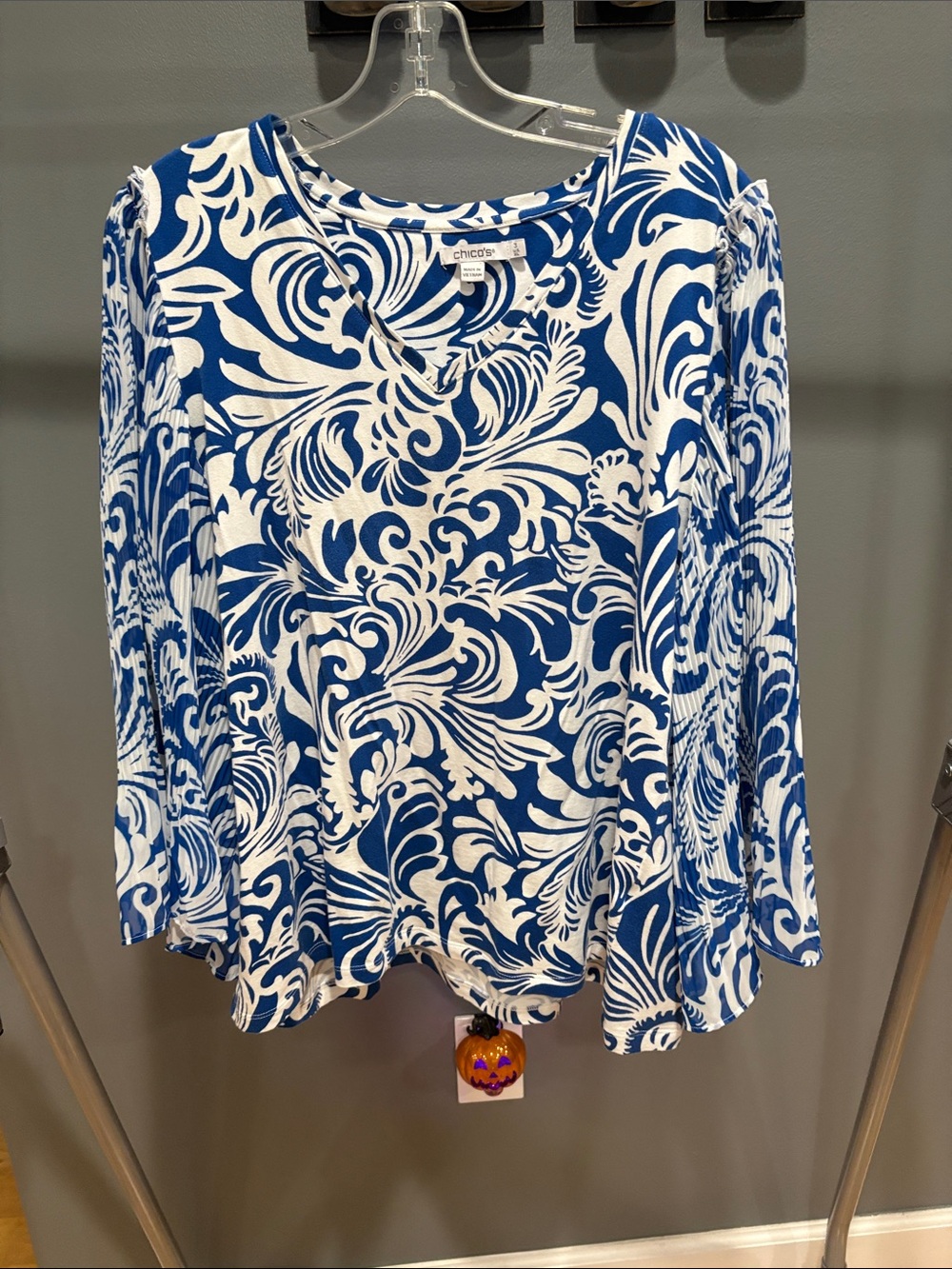 Chico's White & Blue Swirl V-Neck Long Sleeve Top